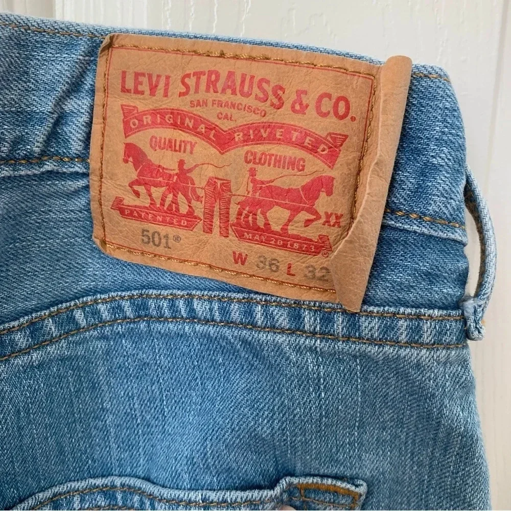 Levi’s 501 original straight button fly, distressed jeans 36 x 32.